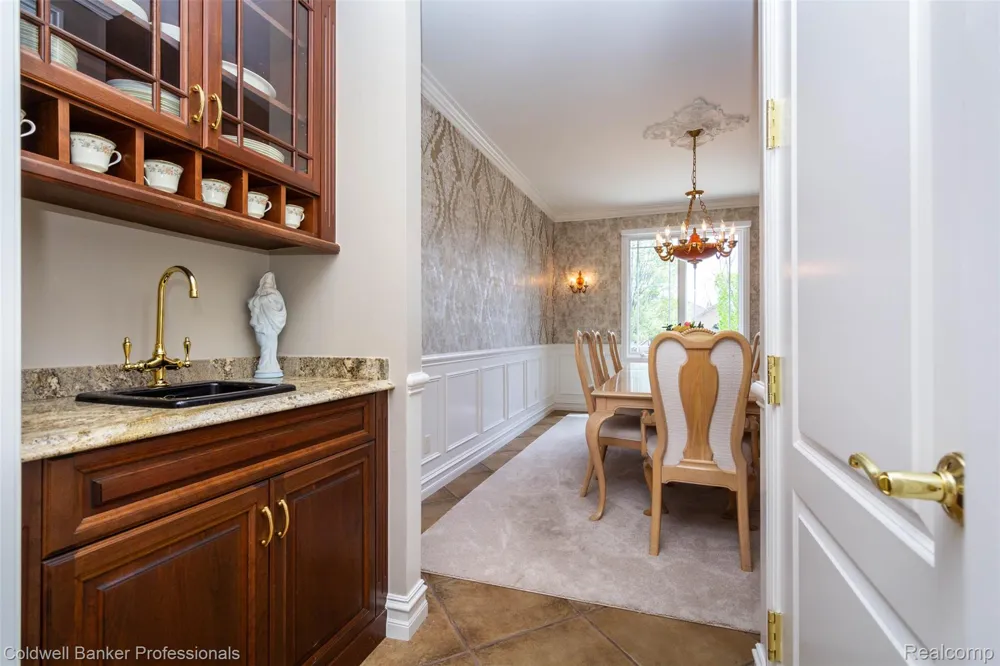 57177 Covington Drive Washington Township, MI 48094