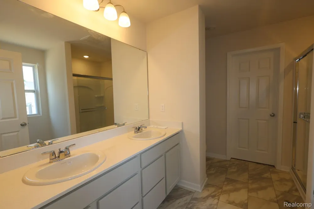 368 Edge Brook Drive Holly Township, MI 48442