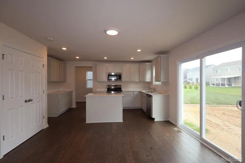 368 Edge Brook Drive Holly Township, MI 48442