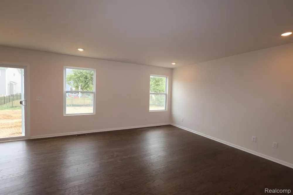 368 Edge Brook Drive Holly Township, MI 48442