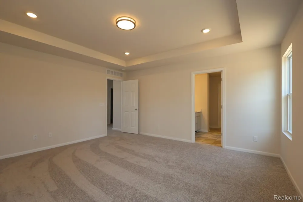 368 Edge Brook Drive Holly Township, MI 48442