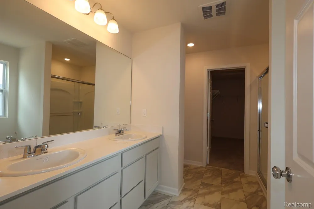 368 Edge Brook Drive Holly Township, MI 48442