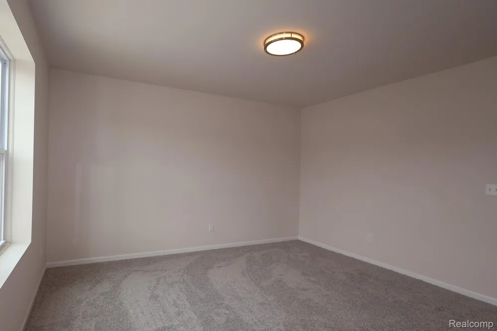 368 Edge Brook Drive Holly Township, MI 48442