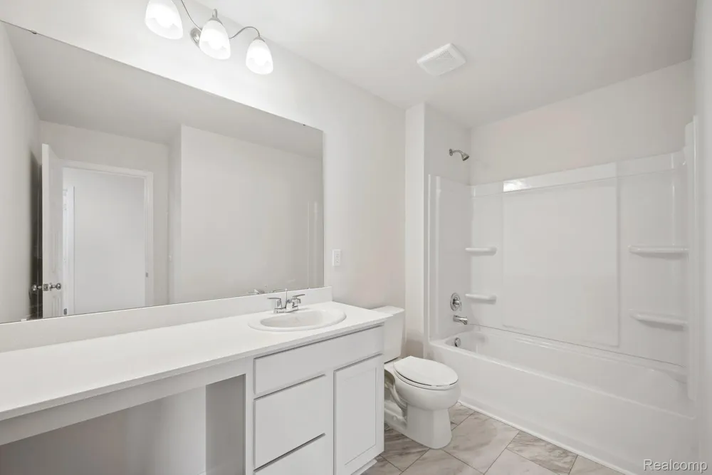 368 Edge Brook Drive Holly Township, MI 48442
