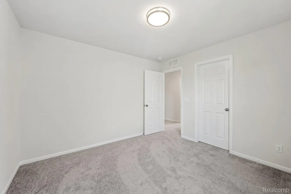 368 Edge Brook Drive Holly Township, MI 48442