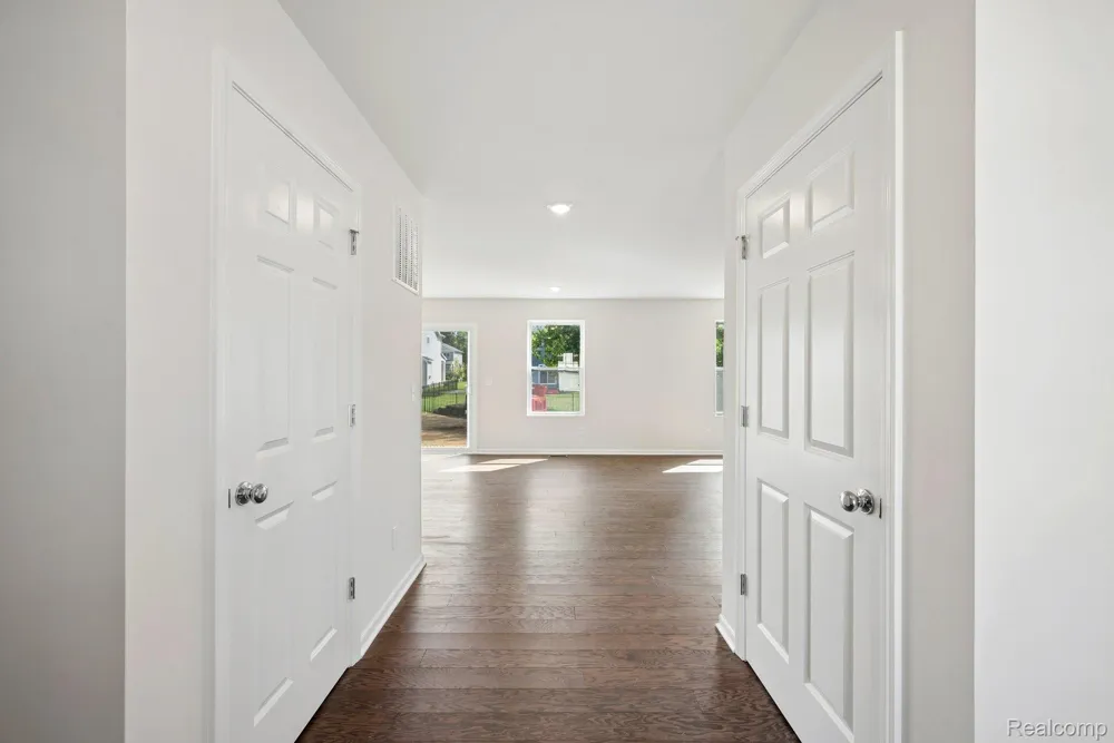 368 Edge Brook Drive Holly Township, MI 48442