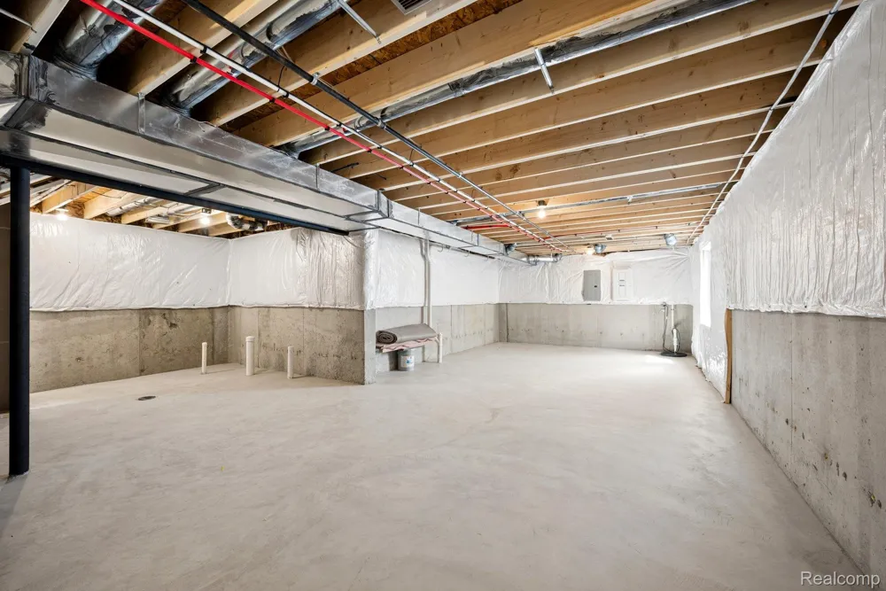 368 Edge Brook Drive Holly Township, MI 48442