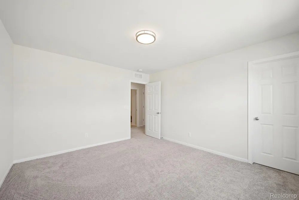 368 Edge Brook Drive Holly Township, MI 48442