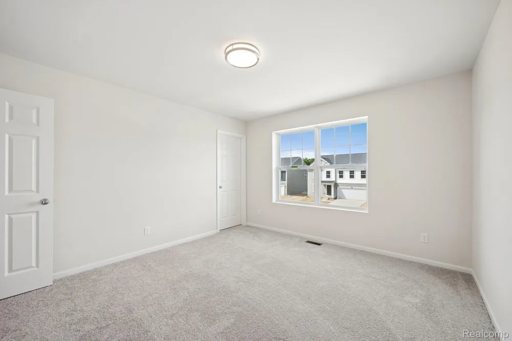 368 Edge Brook Drive Holly Township, MI 48442