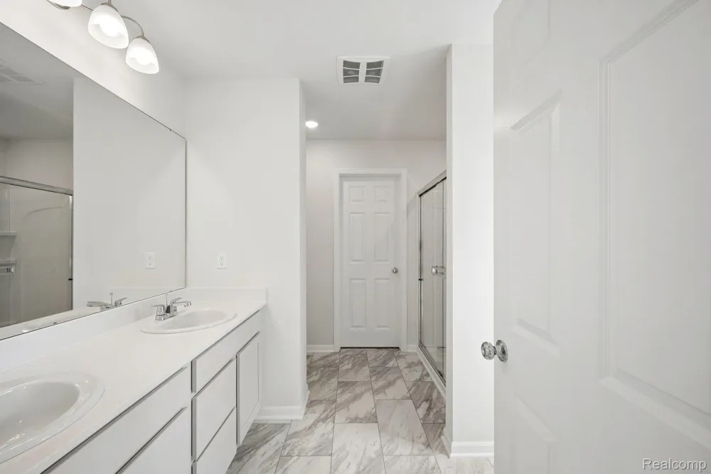 368 Edge Brook Drive Holly Township, MI 48442