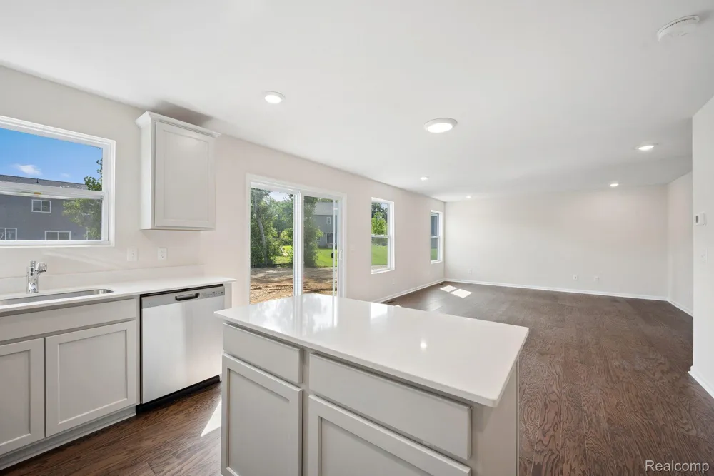 368 Edge Brook Drive Holly Township, MI 48442