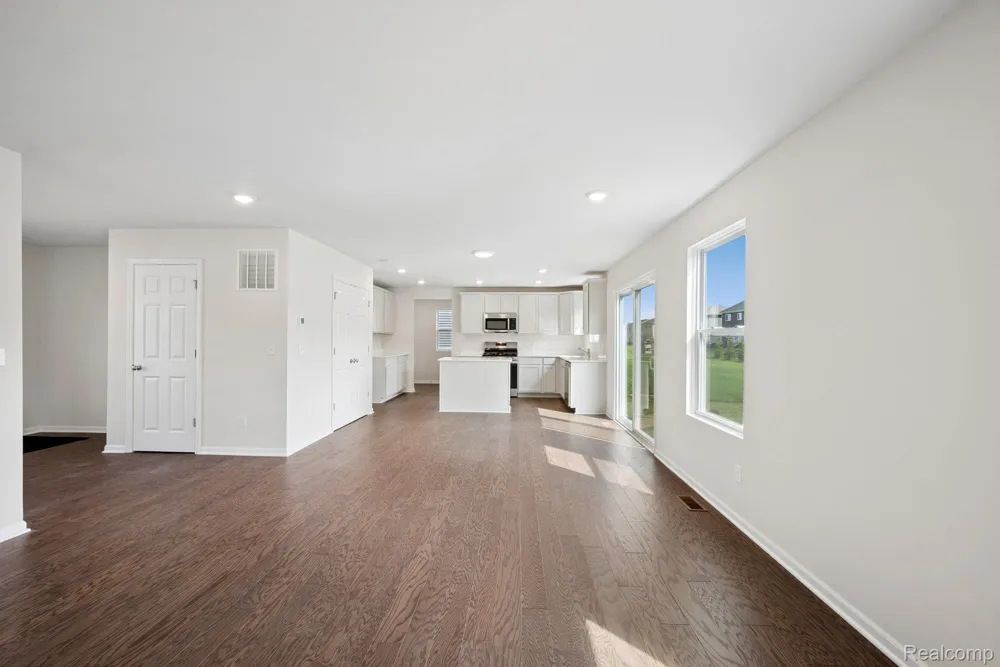 368 Edge Brook Drive Holly Township, MI 48442