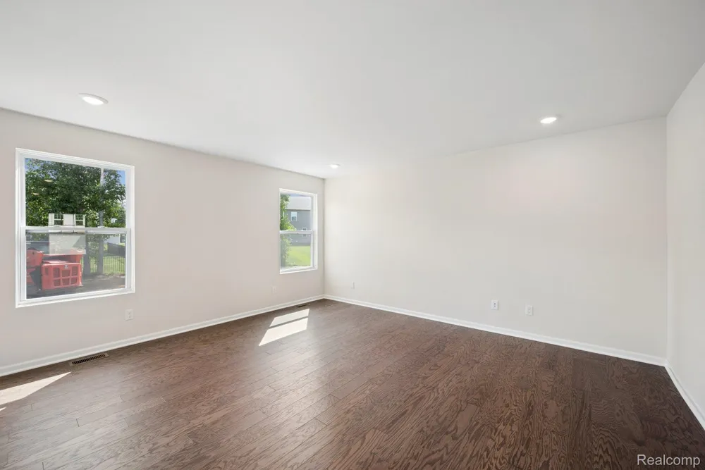 368 Edge Brook Drive Holly Township, MI 48442