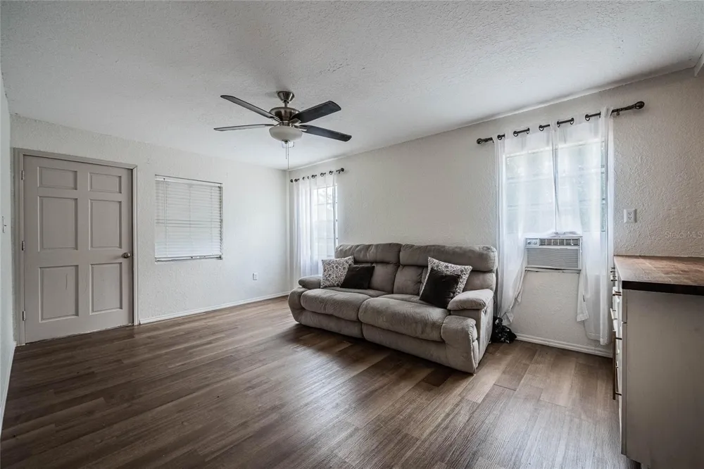 5 NORTH STREET Frostproof, FL 33843