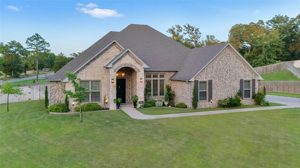196 County Road 2309 Mineola, TX 75773