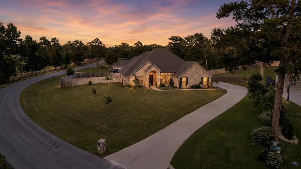 196 County Road 2309 Mineola, TX 75773