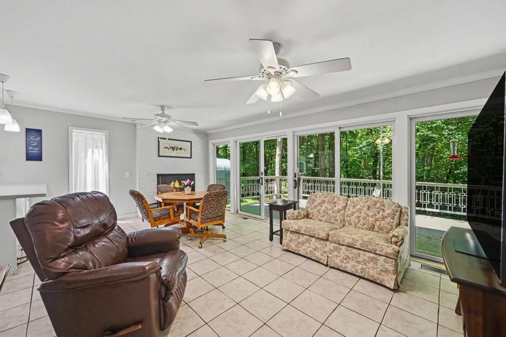 8656 W R AVENUE Texas Charter Township, MI 49009