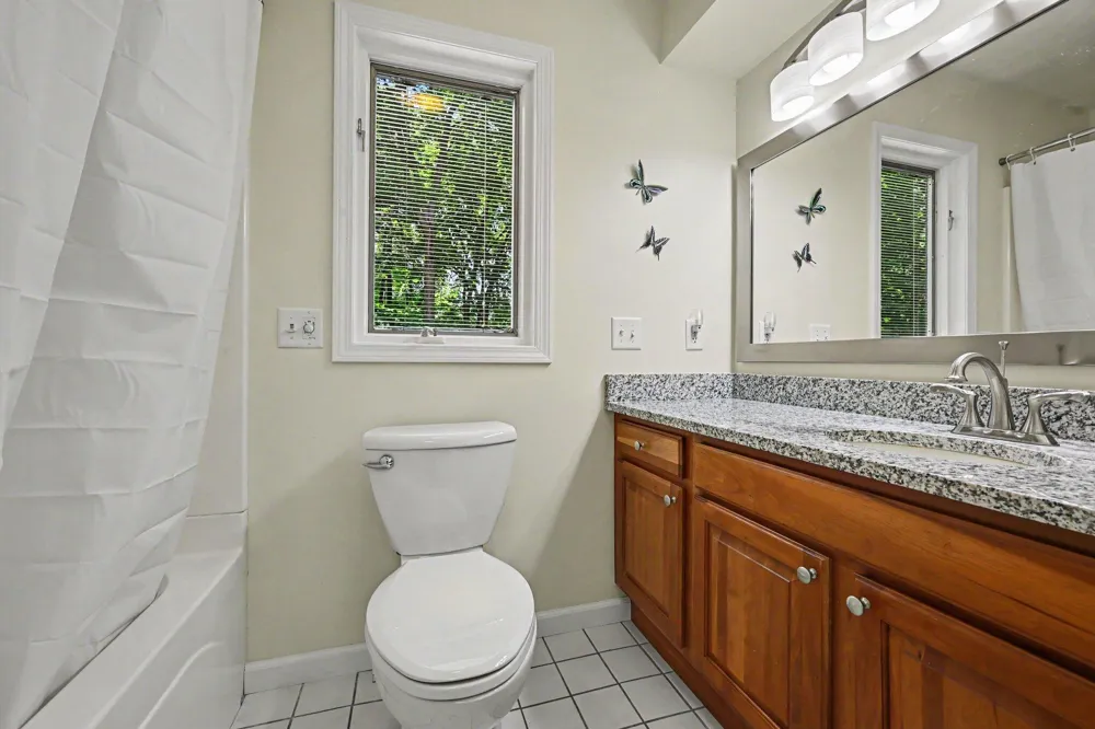 8656 W R AVENUE Texas Charter Township, MI 49009