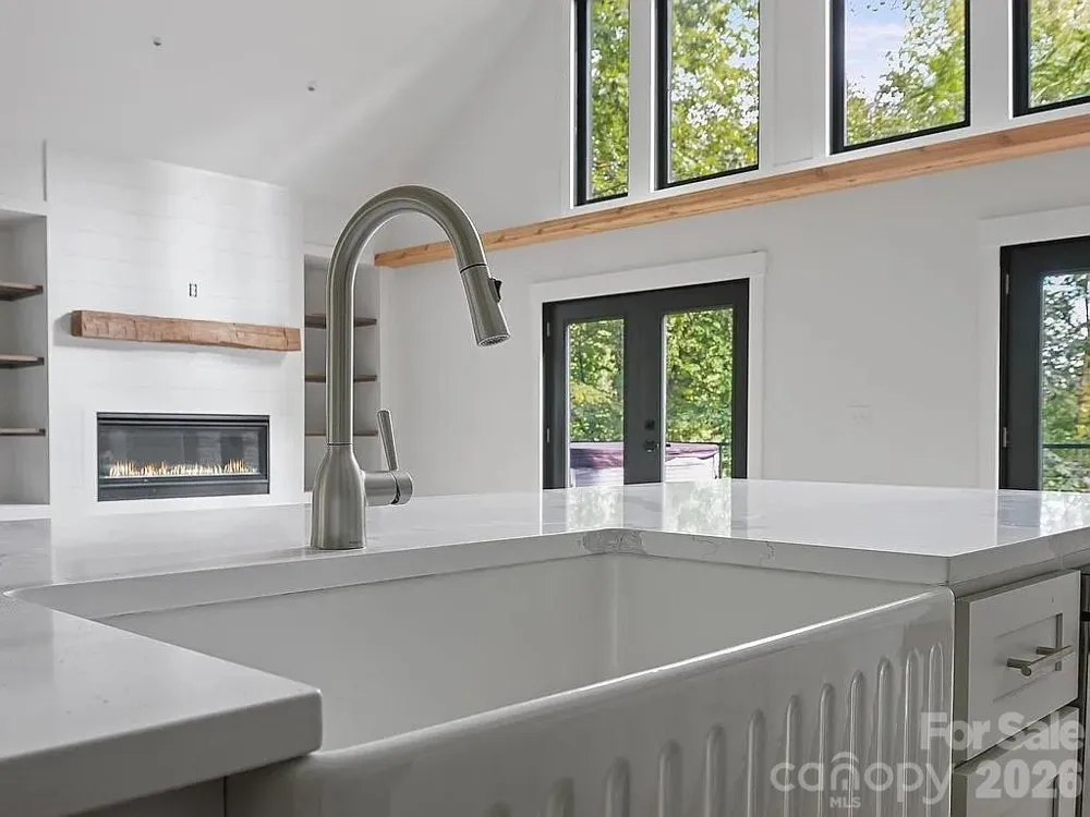 384 Cascada Vista Drive Chimney Rock, NC 28720
