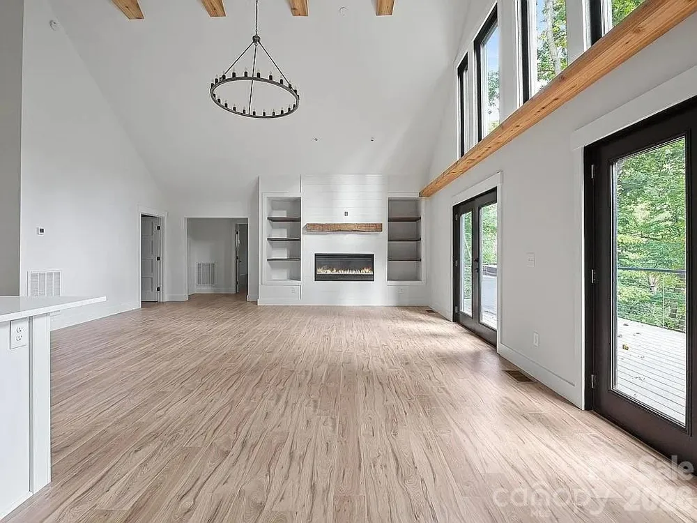 384 Cascada Vista Drive Chimney Rock, NC 28720