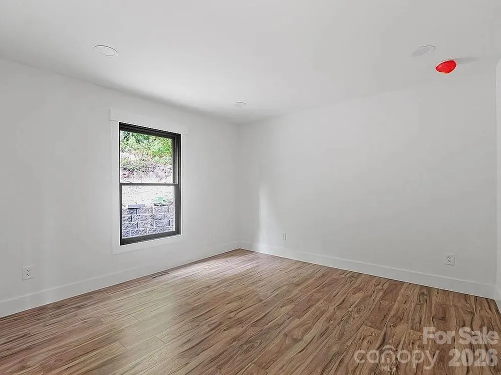 384 Cascada Vista Drive Chimney Rock, NC 28720