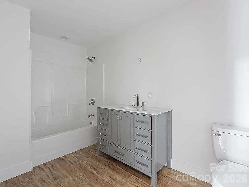 384 Cascada Vista Drive Chimney Rock, NC 28720