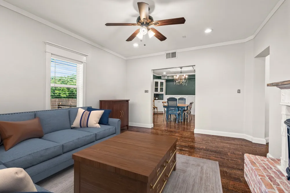 518 E College Street Gunter, TX 75058