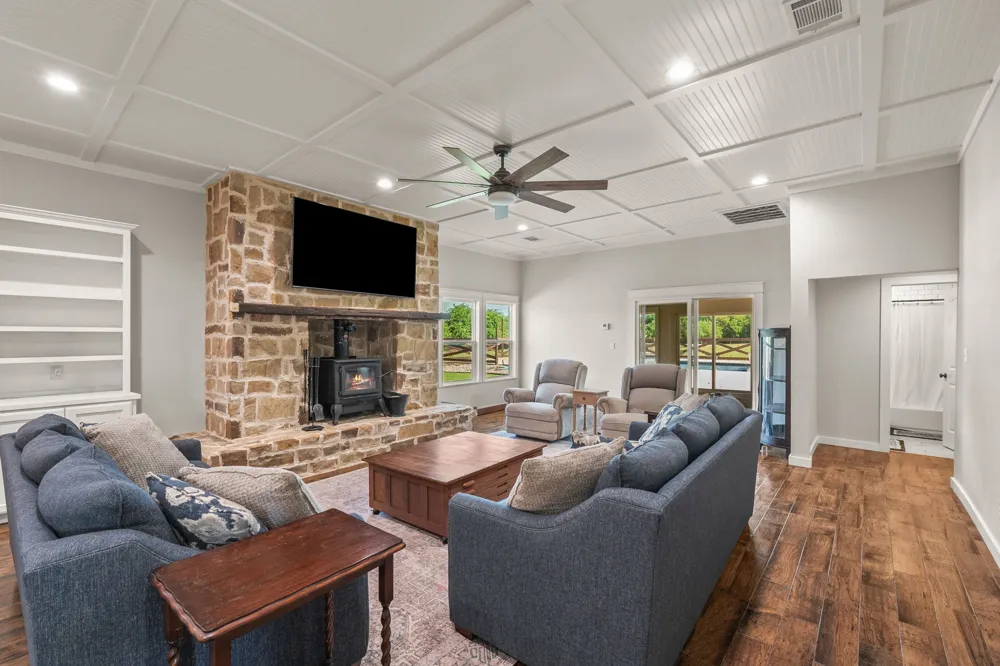 518 E College Street Gunter, TX 75058