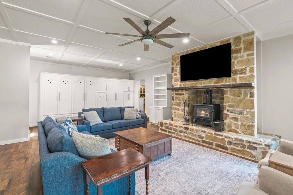 518 E College Street Gunter, TX 75058