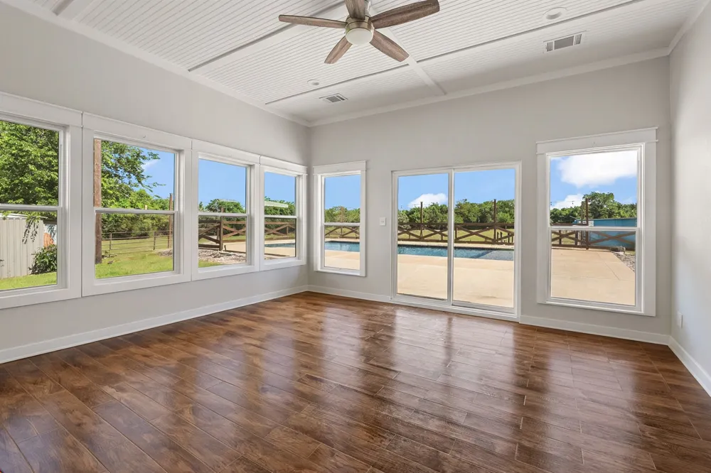518 E College Street Gunter, TX 75058
