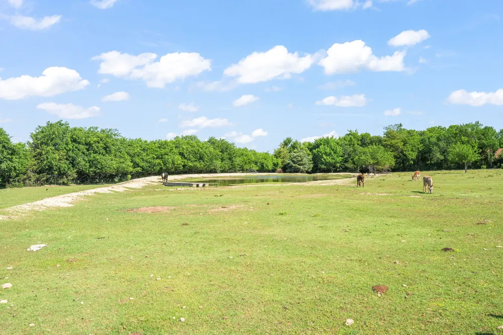 518 E College Street Gunter, TX 75058