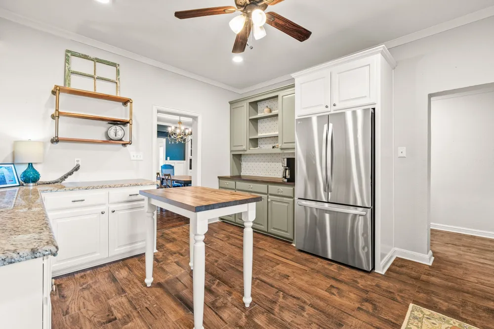 518 E College Street Gunter, TX 75058