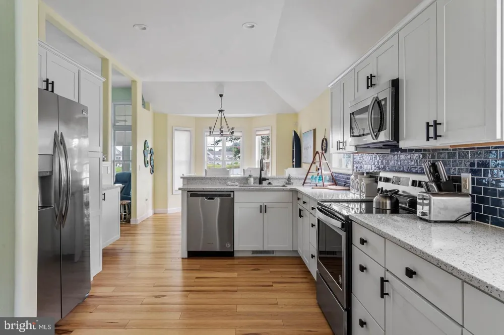 298 LAKESIDE DRIVE Lewes, DE 19958