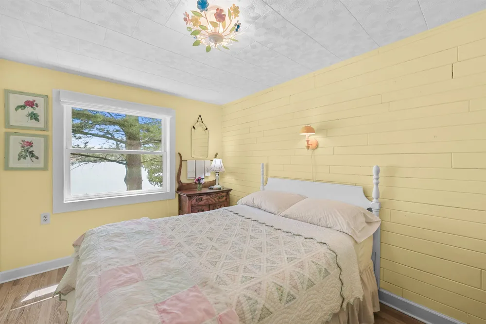 489 Peninsula Trail East Bay Township, MI 49696