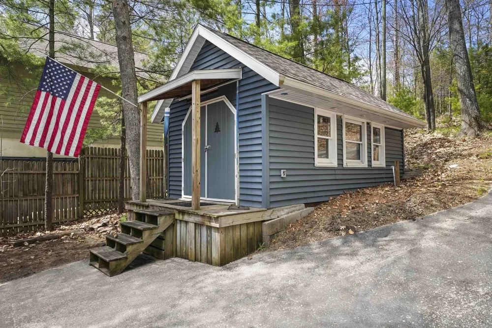 489 Peninsula Trail East Bay Township, MI 49696