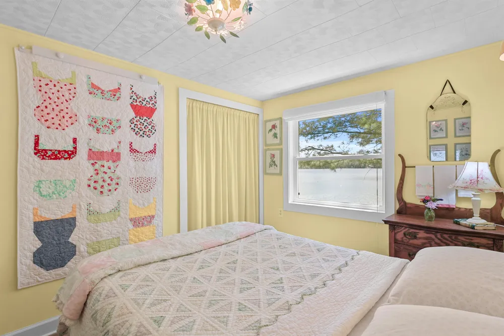 489 Peninsula Trail East Bay Township, MI 49696