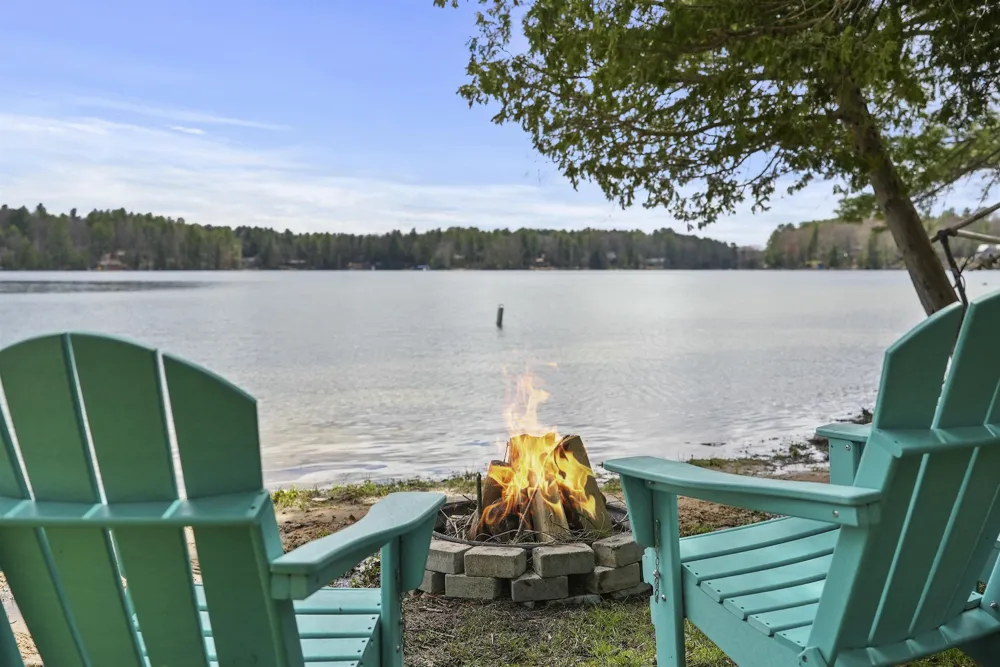 489 Peninsula Trail East Bay Township, MI 49696