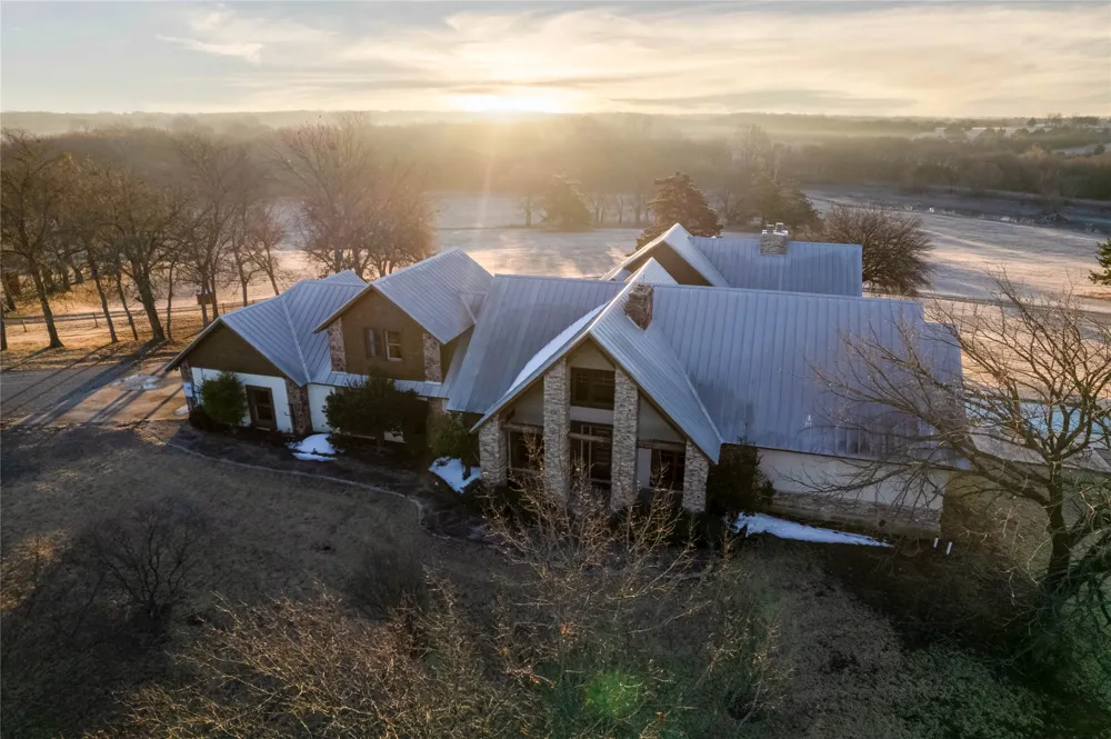 1922 Bethel Cannon Road Whitewright, TX 75491