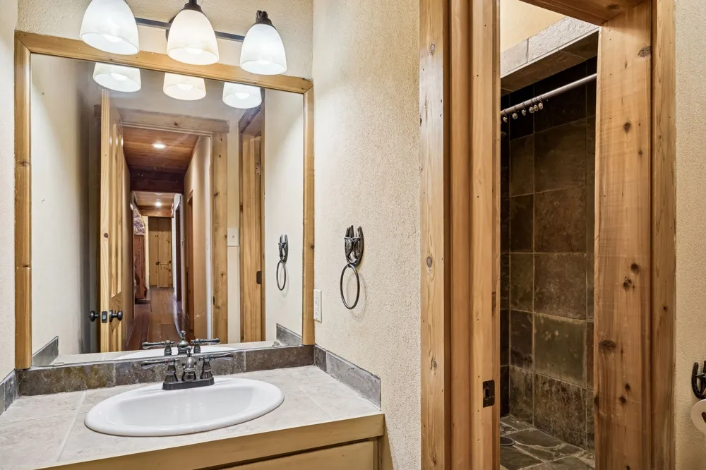 1922 Bethel Cannon Road Whitewright, TX 75491