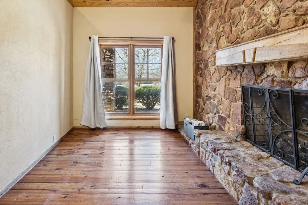 1922 Bethel Cannon Road Whitewright, TX 75491