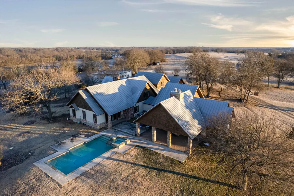 1922 Bethel Cannon Road Whitewright, TX 75491