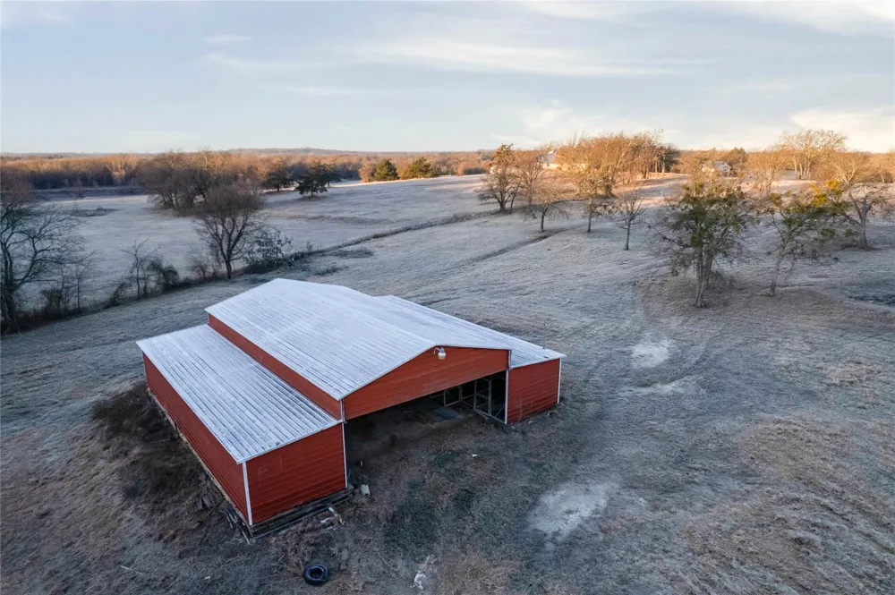 1922 Bethel Cannon Road Whitewright, TX 75491