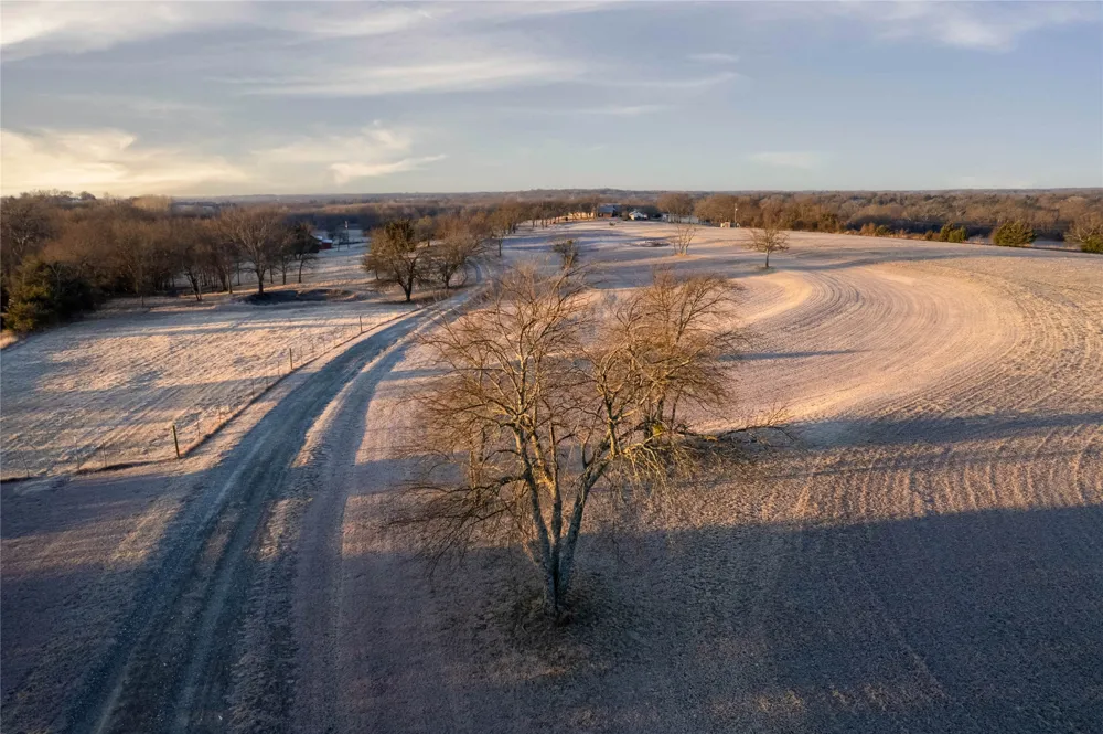 1922 Bethel Cannon Road Whitewright, TX 75491