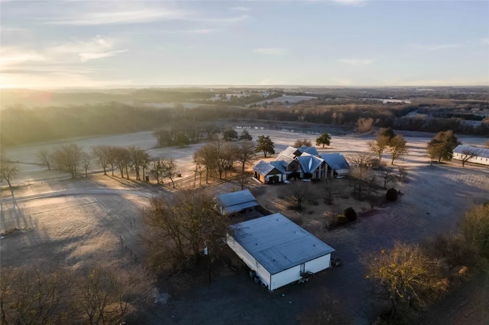 1922 Bethel Cannon Road Whitewright, TX 75491