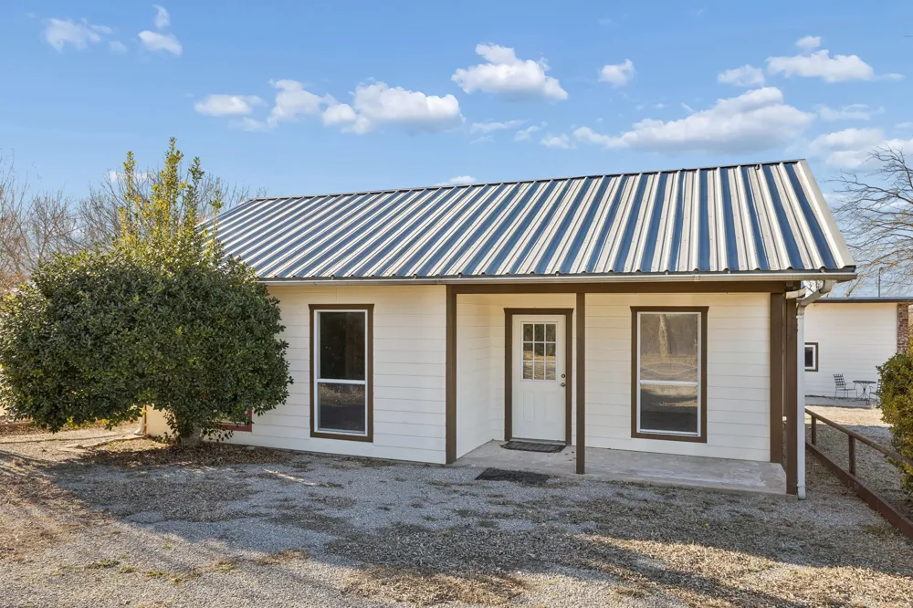 1922 Bethel Cannon Road Whitewright, TX 75491