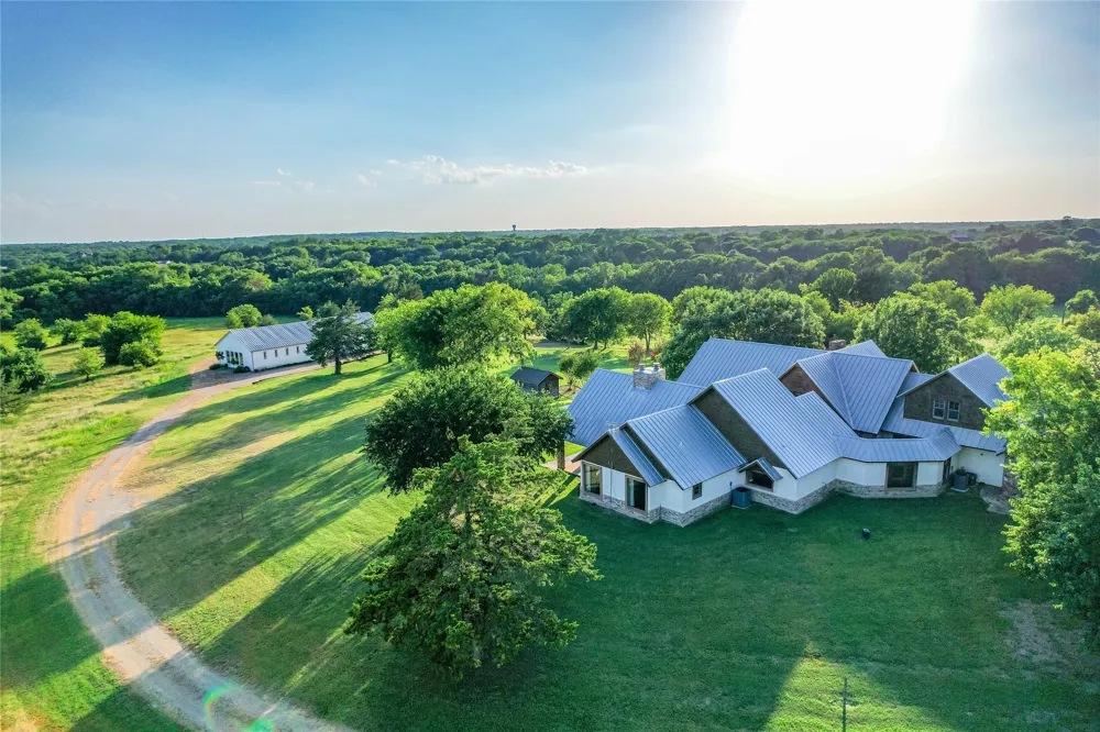 1922 Bethel Cannon Road Whitewright, TX 75491