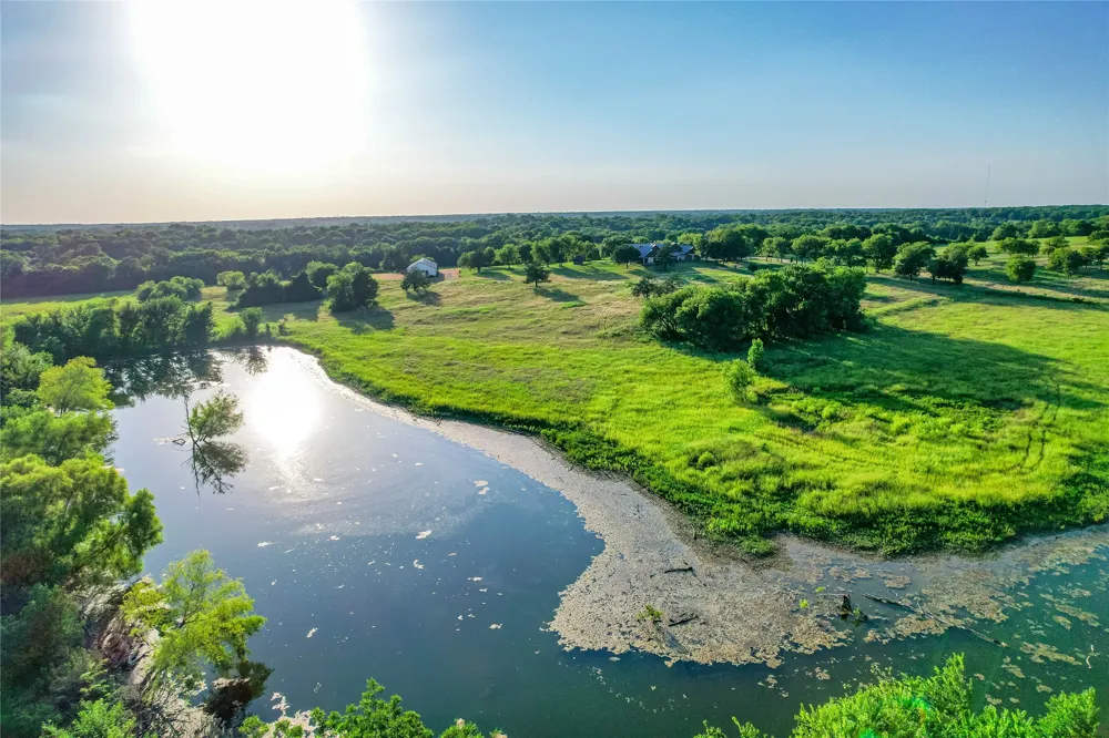 1922 Bethel Cannon Road Whitewright, TX 75491
