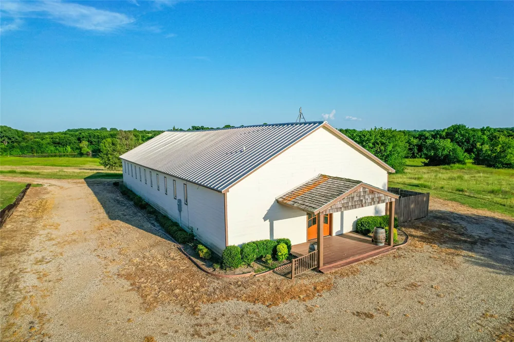 1922 Bethel Cannon Road Whitewright, TX 75491