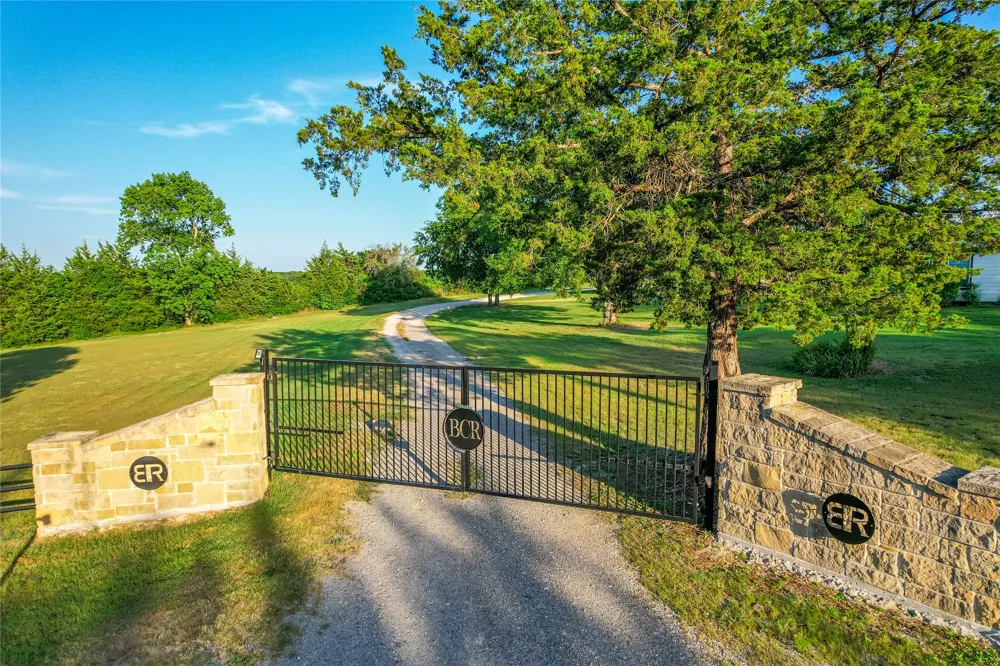 1922 Bethel Cannon Road Whitewright, TX 75491