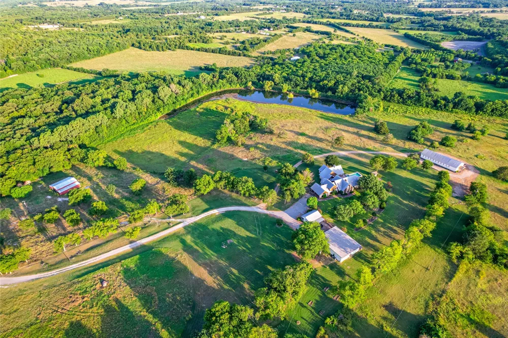 1922 Bethel Cannon Road Whitewright, TX 75491